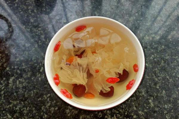 銀耳紅棗湯