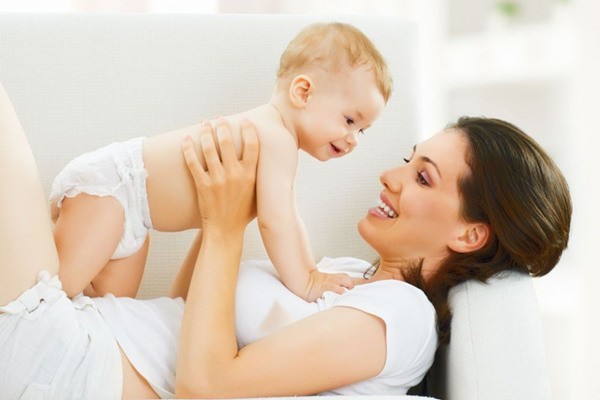 月子病怎麼治_得瞭產後風怎麼辦_月子病有哪些食療方法