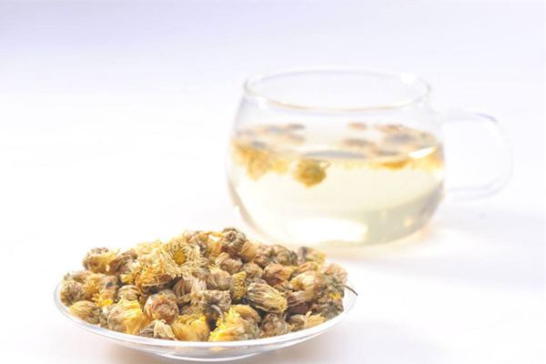 晚上睡不好怎麼辦_晚上睡不好吃什麼 菊花茶