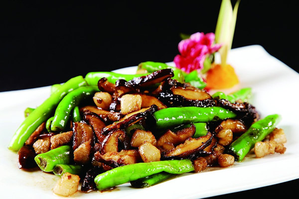 杭椒香菇肉醬_香菇肉醬的做法_香菇的功效與作用 杭椒香菇肉醬