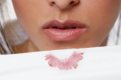 嘴角皺紋怎麼消除 有效去除嘴角皺紋的方法