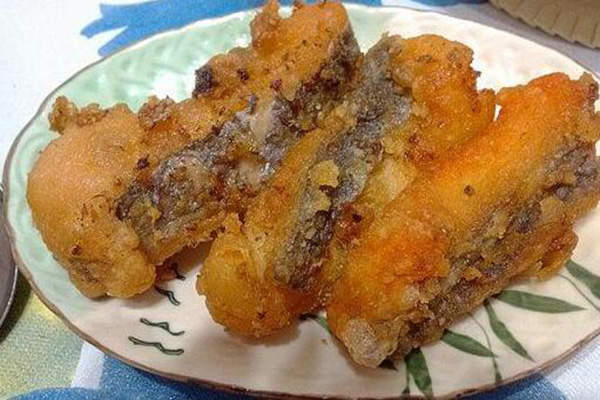 炸魚塊的做法_怎樣炸魚不粘鍋