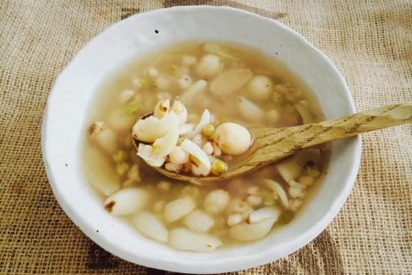 慢性咽炎食療方怎麼做_咽炎吃什麼_什麼吃對咽炎好