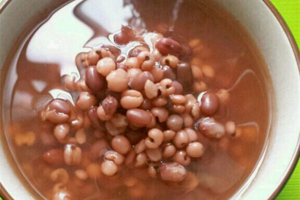 吃什麼祛濕_祛濕的食物_濕氣重怎麼辦 紅豆薏米粥