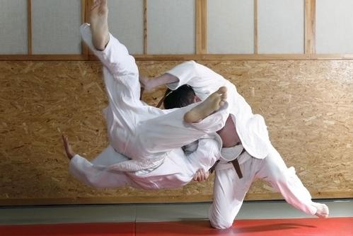 柔道段位是怎樣的 腰帶分別是什麼顏色