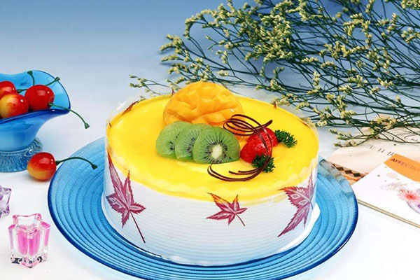 菠蘿巧克力蛋糕做法_菠蘿奶油大蛋糕怎麼做好吃 菠蘿巧克力蛋糕做法