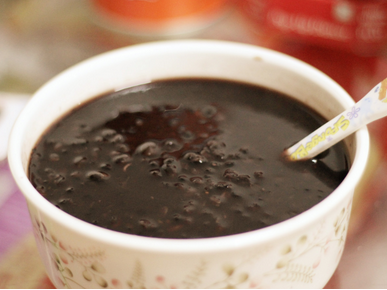 黑豆黑米黑芝麻粥 美味又養生