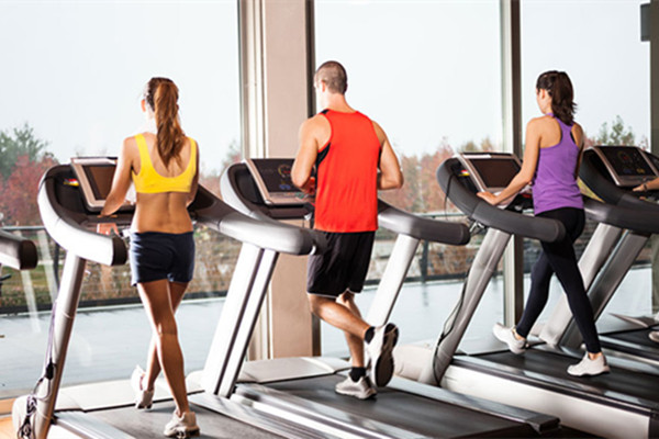 警惕!健身房裡的8個危險動作