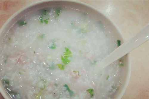 早餐要營養 山藥瘦肉粥