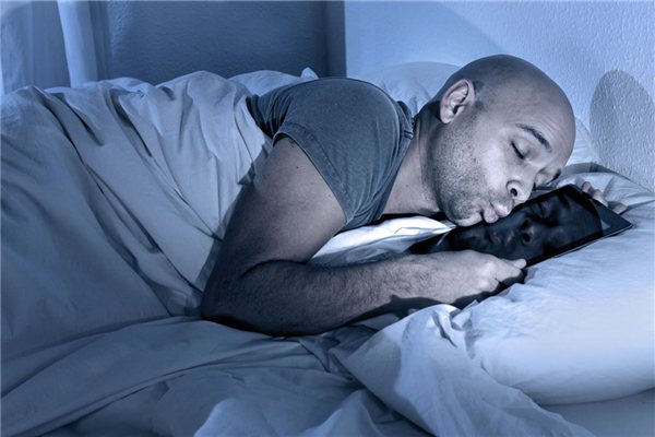 上班族失眠怎麼辦_晚上才能不失眠_上班族失眠的原因