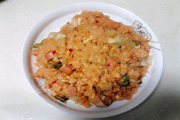 辣白菜炒飯_辣白菜炒飯的做法 辣白菜炒飯的做法介紹