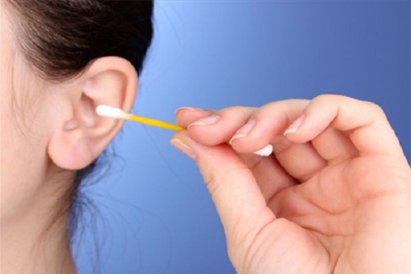 遊泳耳朵進水出不來怎麼辦