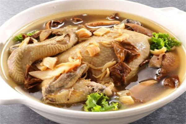茶樹菇燉雞湯的做法介紹