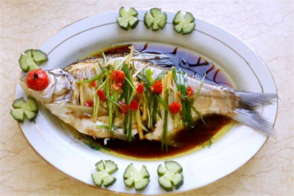 清蒸武昌魚的做法_清蒸武昌魚_武昌魚怎麼做好吃_武昌魚的做法 清蒸武昌魚的傢常做法介紹