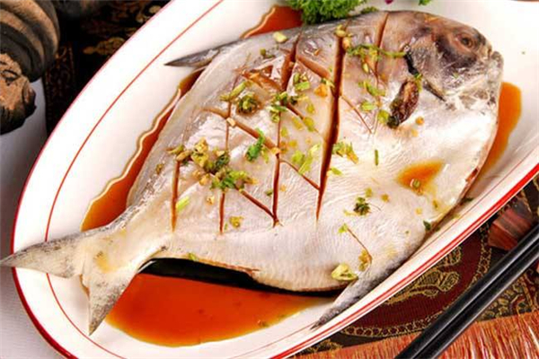 白鯧魚的做法 白鯧魚的做法介紹