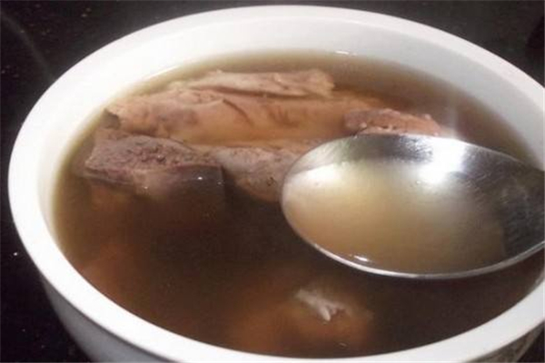 雞骨草煲豬橫利的做法介紹