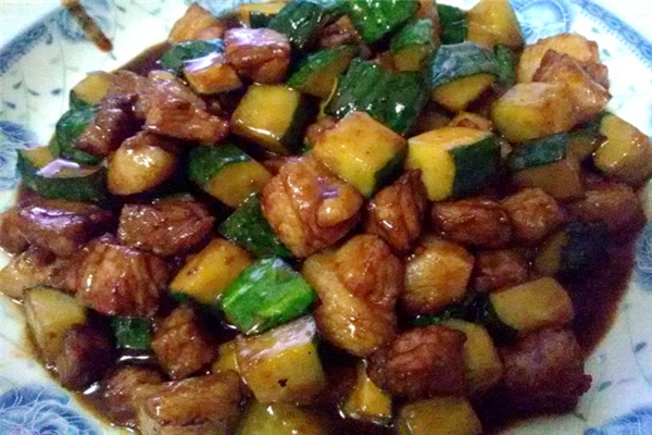 醬爆肉丁 醬爆肉丁的做法介紹