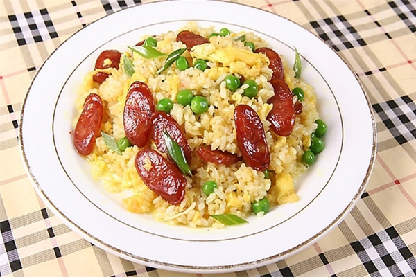 香腸炒飯_香腸的做法_香腸怎麼做好吃 香腸怎麼做好吃?香腸炒飯的做法