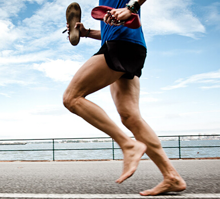 怎麼跑步更健康 光腳跑步