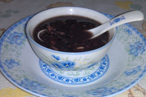 黑米薏仁粥的做法有哪些 黑米薏仁粥的做法有哪些