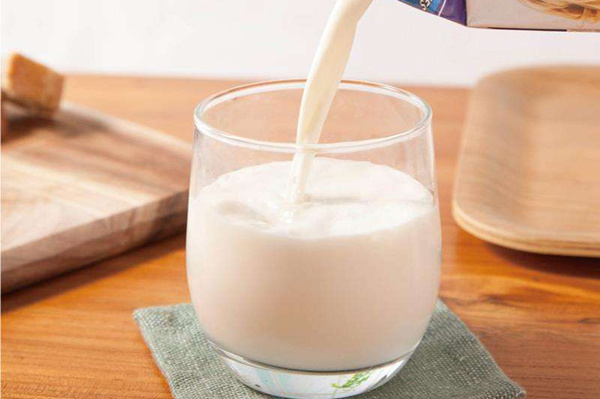 坐月子吃什麼好_坐月子不能吃什麼 牛奶