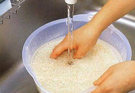 如何正確淘洗大米