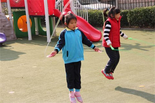 幼兒跳繩有哪些好處及其註意事項