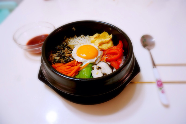 飯菜一起的簡易白領午餐