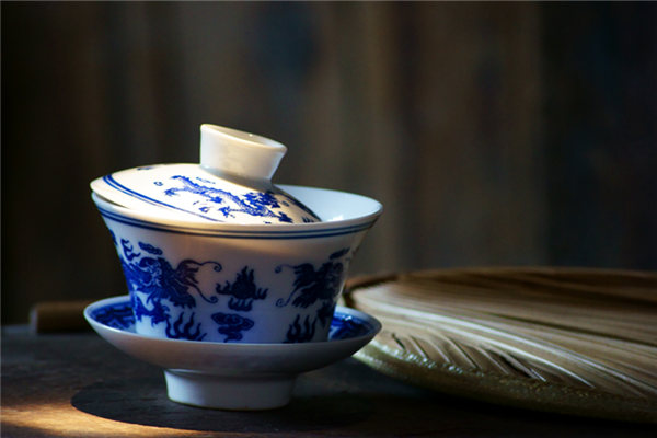 魯迅的茶道養生法：喝好茶 要用蓋碗的