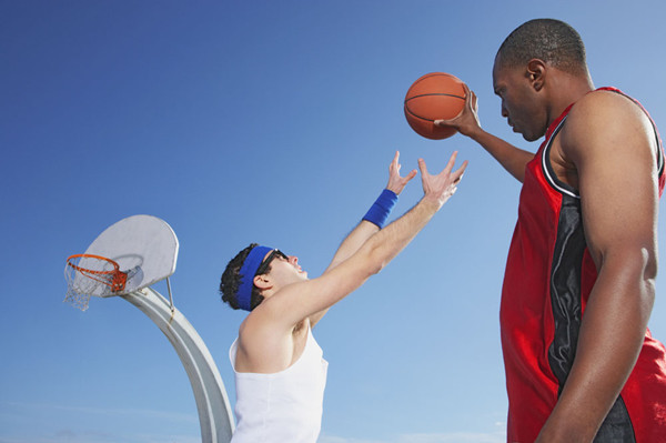 打籃球技巧 矮個子怎麼打籃球