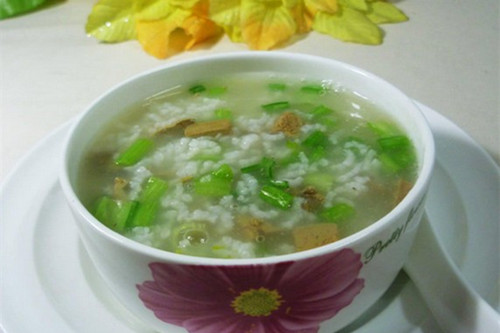 多喝鴨肝香芹粥助消化