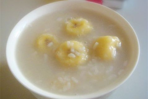 寶寶輔食香蕉粥的兩種常見做法