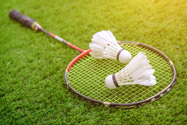 羽毛球雙打時應該怎麼防守 飯後不能立即打羽毛球