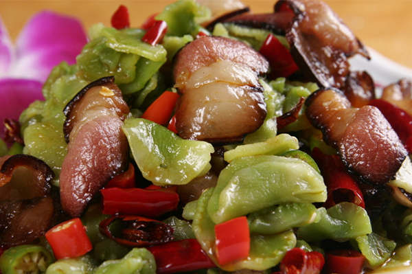 臘肉萵苣的做法_臘肉萵苣怎麼做_晚上吃什麼 臘肉萵苣