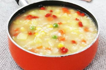 小米糯米枸杞粥幫助女性補血