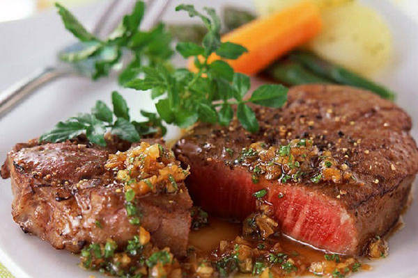 自制牛排大餐 打造小資生活