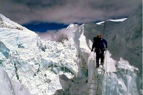 登山遇險時 如何自救