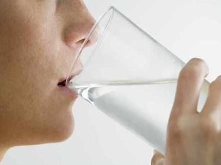 喝水過多容易水腫嗎