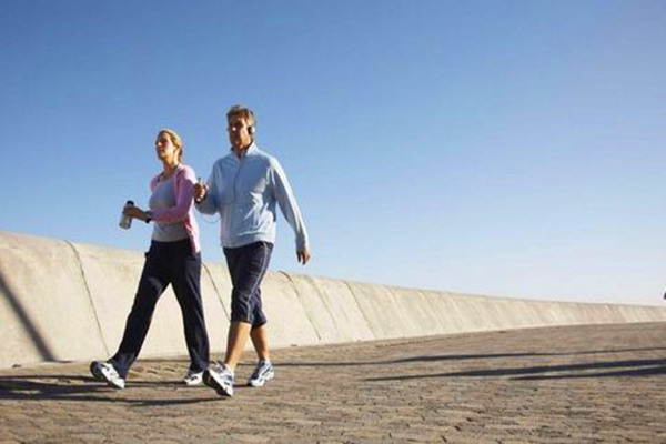 爬樓梯的好處_爬樓梯的健身效果