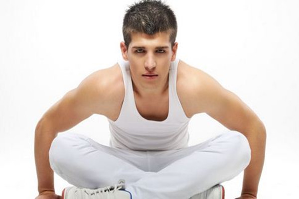 如何用瑜伽練背部肌肉_瑜伽怎樣練背部肌肉