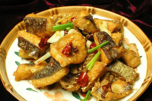 艾糍粑_糍粑辣子雞_糍粑魚的做法 糍粑辣子雞和糍粑魚的做法
