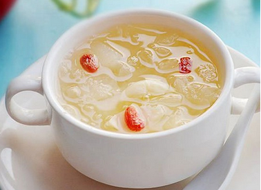 銀耳雪梨粥 清火潤肺佳品